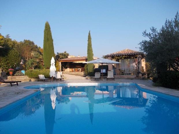 swimming-pool-of-lescleriade-b-and-b-and-guest-house-in-provence-near-vaison-la-romaine.jpg