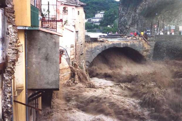 catastrophe-de-vaison-la-romaine.jpg