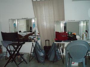 manon-transformee-en-salon-de-maquillage.jpg