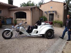 trike-sur-le-parking-de-lescleriade